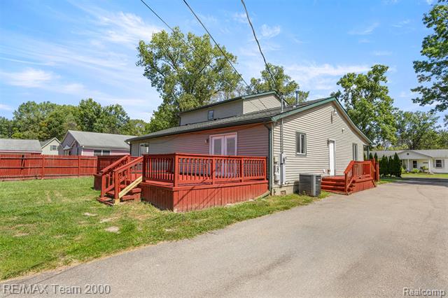 Builiding view thirty seven for 16110 Farnum, Romulus, MI. 48174