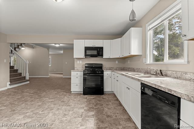 Builiding view twenty three for 16110 Farnum, Romulus, MI. 48174