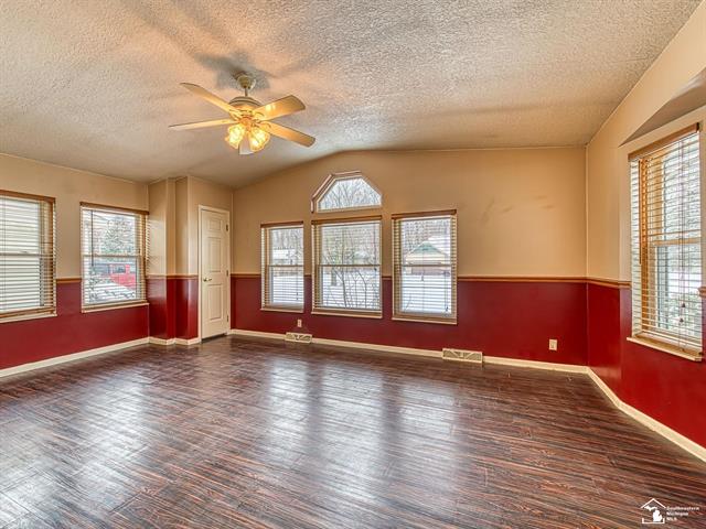 Builiding view eight for 15601 Bak, Belleville, MI. 48111