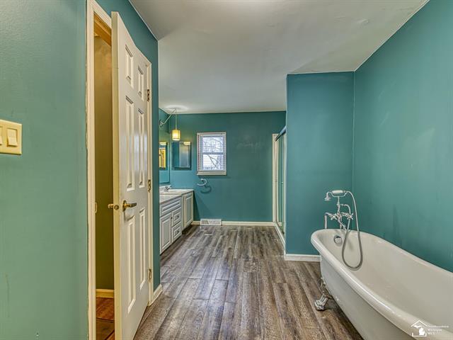 Builiding view fifteen for 15601 Bak, Belleville, MI. 48111