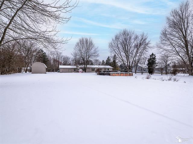 Builiding view forty for 15601 Bak, Belleville, MI. 48111