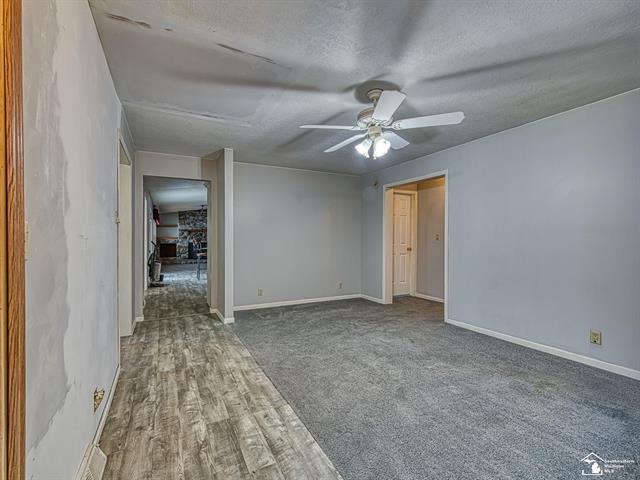 Builiding view nineteen for 15601 Bak, Belleville, MI. 48111