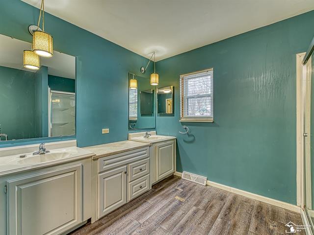 Builiding view sixteen for 15601 Bak, Belleville, MI. 48111