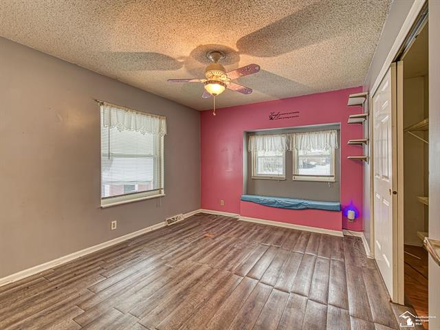 Builiding view twenty five for 15601 Bak, Belleville, MI. 48111