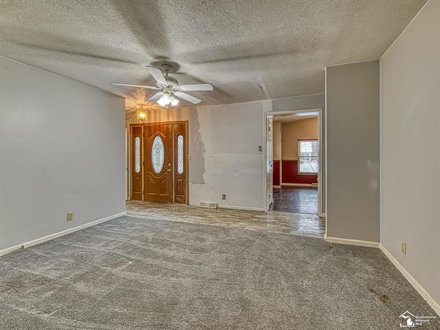 Builiding view twenty one for 15601 Bak, Belleville, MI. 48111