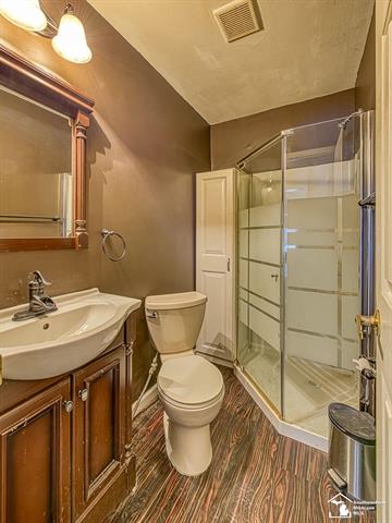 Builiding view twenty seven for 15601 Bak, Belleville, MI. 48111