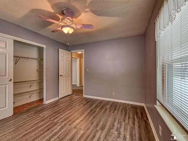 Builiding view twenty six for 15601 Bak, Belleville, MI. 48111