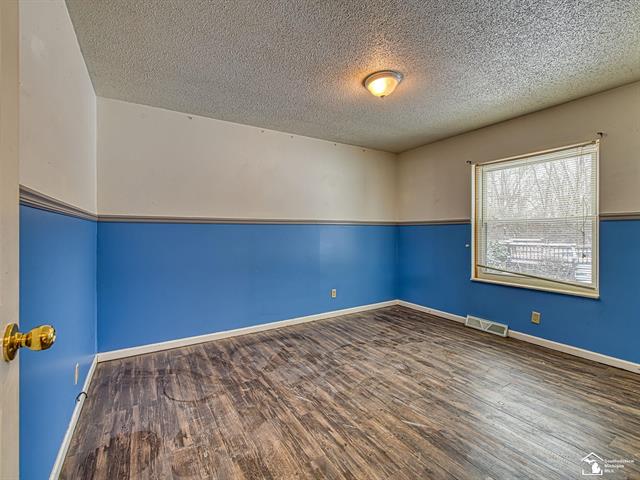 Builiding view twenty three for 15601 Bak, Belleville, MI. 48111