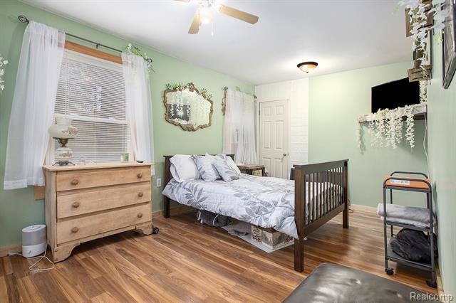 Builiding view nine for 26776 Nelson, Romulus, MI. 48174