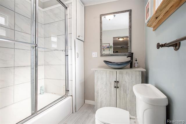 Builiding view ten for 26776 Nelson, Romulus, MI. 48174