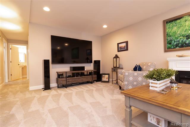 Builiding view fifty nine for 15861 Humphrey, Southgate, MI. 48195