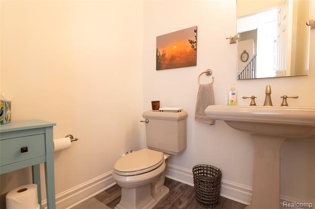 Builiding view fifty one for 15861 Humphrey, Southgate, MI. 48195