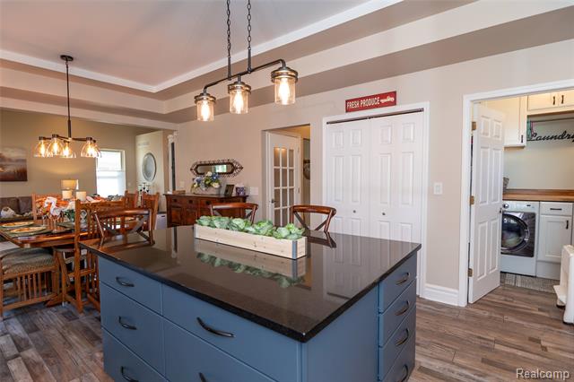 Builiding view forty four for 15861 Humphrey, Southgate, MI. 48195