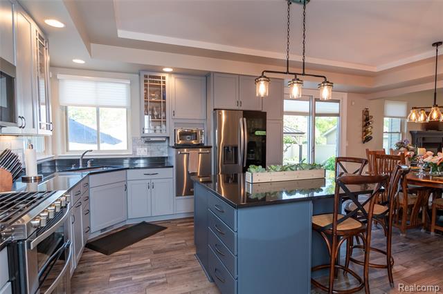 Builiding view forty three for 15861 Humphrey, Southgate, MI. 48195