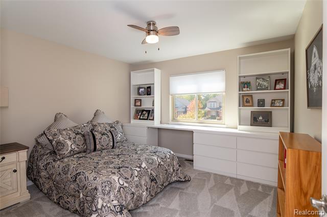 Builiding view nineteen for 15861 Humphrey, Southgate, MI. 48195