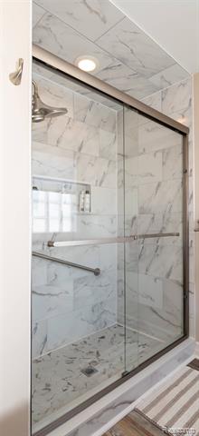 Builiding view seventeen for 15861 Humphrey, Southgate, MI. 48195