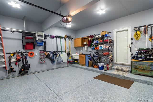 Builiding view seventy one for 15861 Humphrey, Southgate, MI. 48195