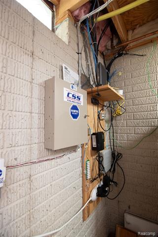 Builiding view sixty four for 15861 Humphrey, Southgate, MI. 48195