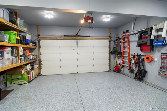 Builiding view sixty nine for 15861 Humphrey, Southgate, MI. 48195