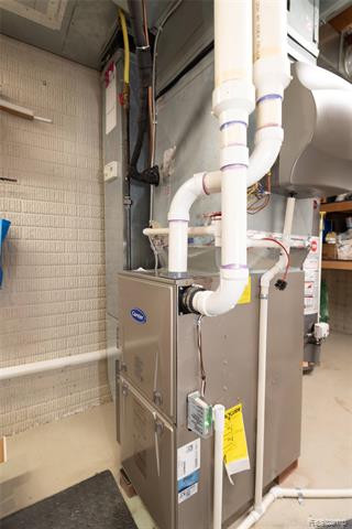 Builiding view sixty six for 15861 Humphrey, Southgate, MI. 48195