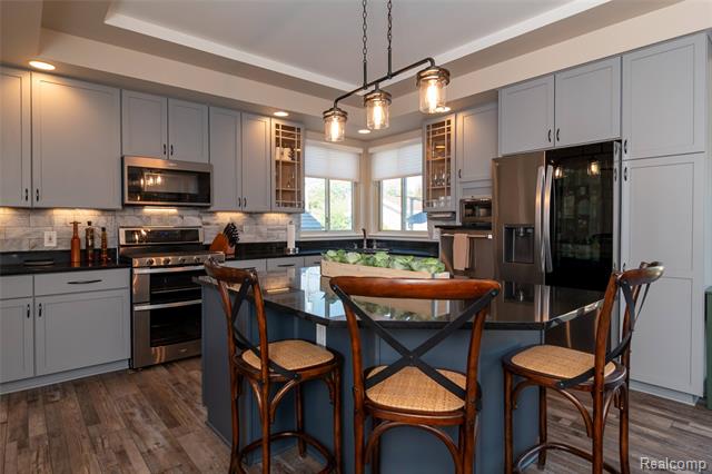 Builiding view thirty seven for 15861 Humphrey, Southgate, MI. 48195