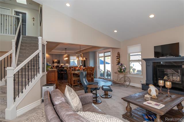 Builiding view thirty three for 15861 Humphrey, Southgate, MI. 48195