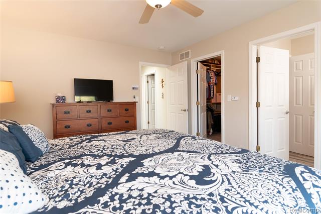 Builiding view twelve for 15861 Humphrey, Southgate, MI. 48195