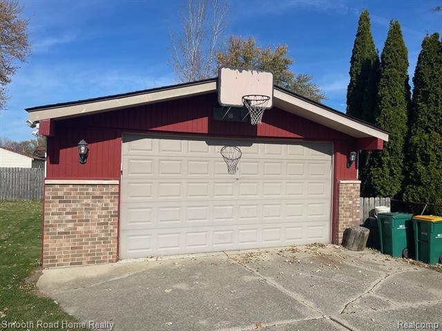 Builiding view fifteen for 30286 Kipling, Romulus, MI. 48174