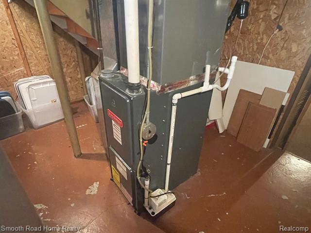 Builiding view twelve for 30286 Kipling, Romulus, MI. 48174