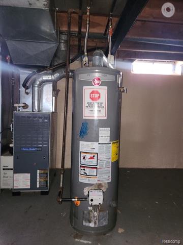 Builiding view thirteen for 15587 Oakbrook, Romulus, MI. 48174