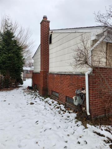 Builiding view twenty four for 15587 Oakbrook, Romulus, MI. 48174