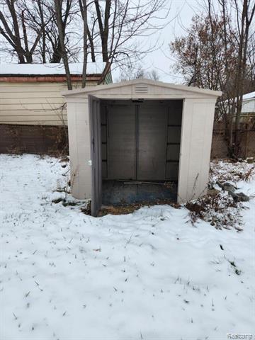 Builiding view twenty three for 15587 Oakbrook, Romulus, MI. 48174