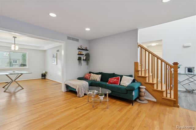 Builiding view eight for 15558 Applewood Lane, Southgate, MI. 48195