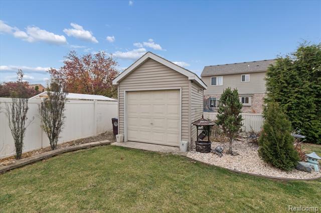 Builiding view fifty four for 15558 Applewood Lane, Southgate, MI. 48195