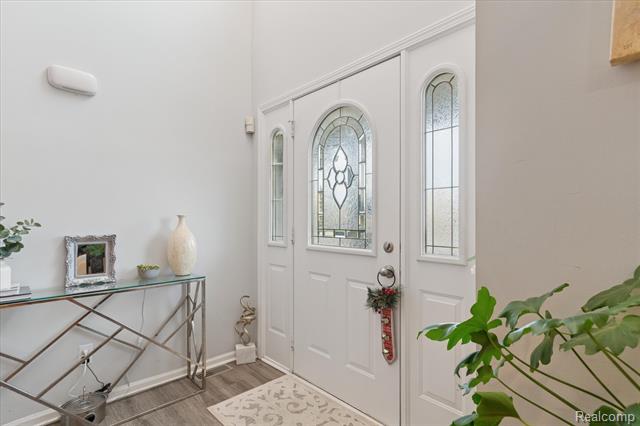 Builiding view five for 15558 Applewood Lane, Southgate, MI. 48195