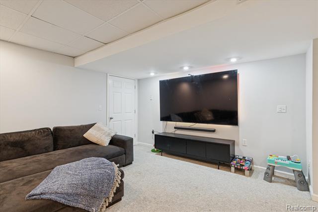 Builiding view forty five for 15558 Applewood Lane, Southgate, MI. 48195