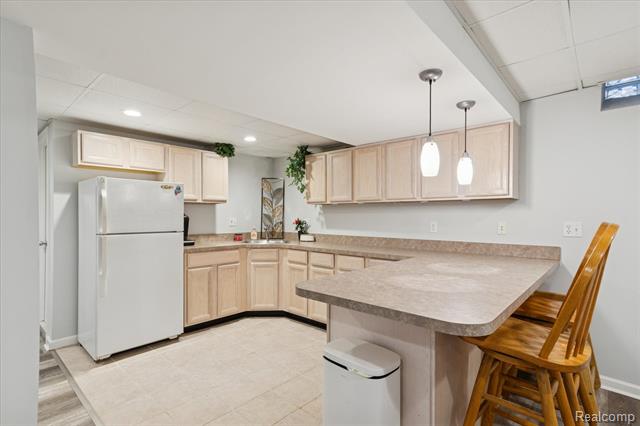 Builiding view forty six for 15558 Applewood Lane, Southgate, MI. 48195