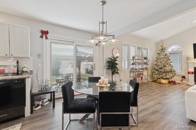 Builiding view nineteen for 15558 Applewood Lane, Southgate, MI. 48195