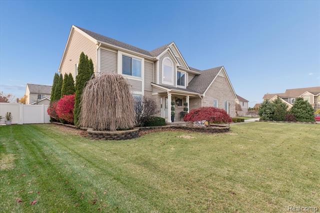 Builiding view one for 15558 Applewood Lane, Southgate, MI. 48195