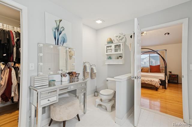 Builiding view thirty two for 15558 Applewood Lane, Southgate, MI. 48195