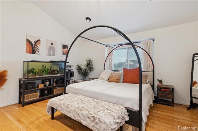 Builiding view twenty six for 15558 Applewood Lane, Southgate, MI. 48195