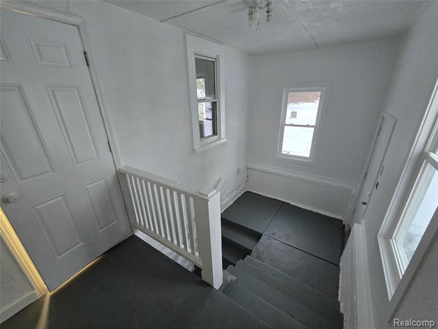 Builiding view eighteen for 15331 Allen, Southgate, MI. 48195