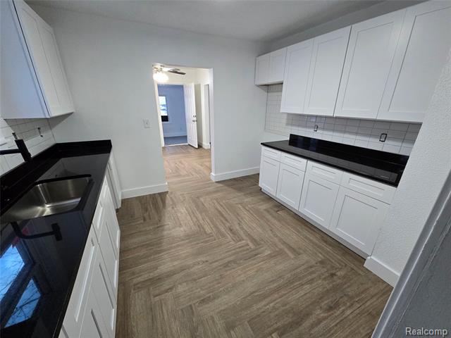 Builiding view five for 15331 Allen, Southgate, MI. 48195