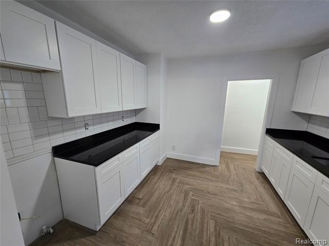 Builiding view four for 15331 Allen, Southgate, MI. 48195