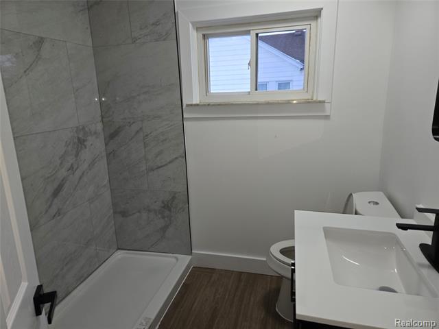 Builiding view seven for 15331 Allen, Southgate, MI. 48195