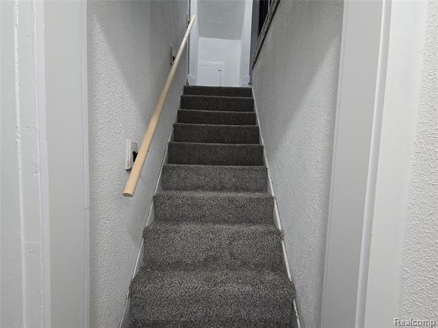 Builiding view thirteen for 15331 Allen, Southgate, MI. 48195