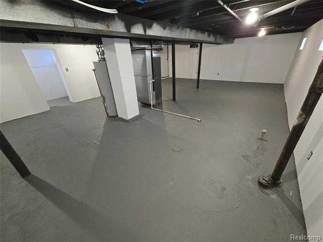 Builiding view twenty two for 15331 Allen, Southgate, MI. 48195