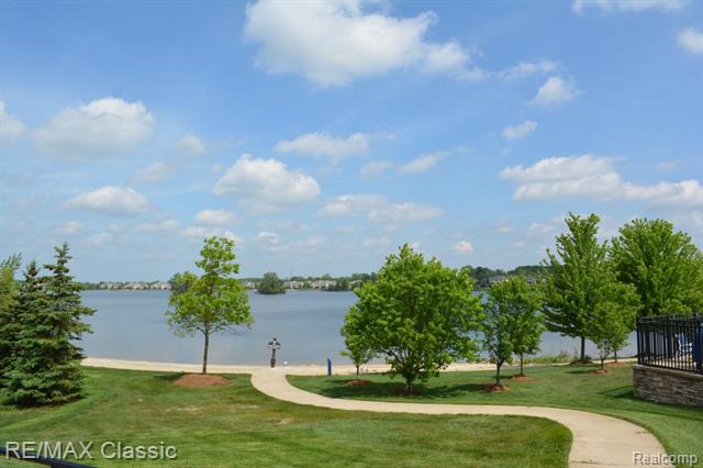 Builiding view sixty two for 25051 Samoset, Novi, MI. 48374
