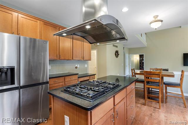 Builiding view twenty for 25051 Samoset, Novi, MI. 48374