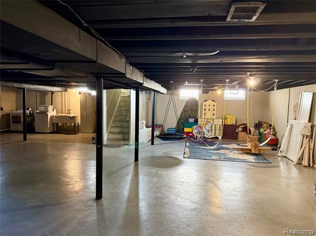 Builiding view eighteen for 24051 Rensselaer, Oak Park, MI. 48237